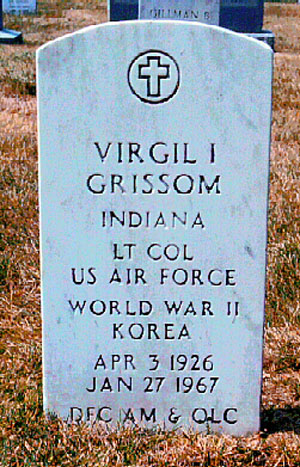 Могила Вирджила Гриссома на Арлингтонском Мемориальном кладбище