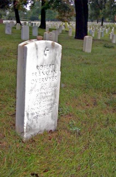Могила Роберта Франклина Овермайера на Арлингтонском национальном кладбище (Arlington National Cemetery), шт.Вирджиния, США