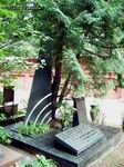 (увеличить фото) г. Москва, Новодевичье кладбище, могила Е.Я. Богуславского (вид 1, июль 2008 года)