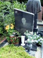 (увеличить фото) г. Москва, Новодевичье кладбище, могила А.А. Дородницына (август 2008 года)