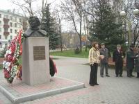 (увеличить фото) г. Москва, Памятник Евгении Рудневой на улице носящей её имя