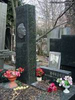 (увеличить фото) г. Москва, Новодевичье кладбище, могила И.Д. Сербина (сентябрь 2008 года)