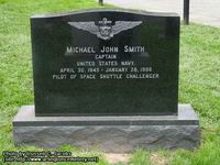 ( )
, . ,
  .
 .. 
(Photo by Russell C. Jacobs, July 2007, http://www.arlingtoncemetery.net)