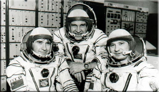 Экипаж КК "Союз Т-3" (слева направо): Г.М. Стрекалов, О.Г. Макаров и Л.Д. Кизим