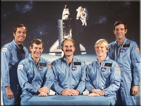  "Challenger" (STS-41C) ( ):  ,  ,   ,     