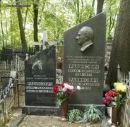 (увеличить фото) г. Москва, Введенское кладбище (уч. № 4), Захоронение семьи Рабинович (октябрь 2011 года)