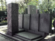 (увеличить фото) г. Москва, Новодевичье кладбище (уч. № 4, ряд № 8, место № 8), могила А.И. Алиханова (сентябрь 2010 года)