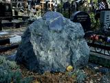 (увеличить фото) г. Москва, Троекуровское кладбище (уч. № 13а), могила В.К. Карраска (октябрь 2010 года)
