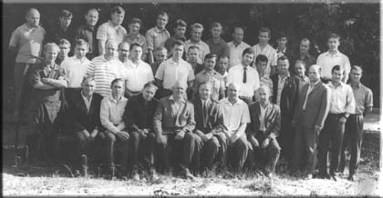 Испытатели отдела № 12 НПО "Энергия". В.П. Григорьев - сидит в самом центре (фото из архива семьи Григорьевых)