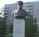 (увеличить фото) Памятник Г.К. Жукову в Уфе (фотография с сайта http://www.warheroes.ru)