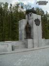 (увеличить фото) Мост Героев. Одна из скульптур символизирующих историю Вооружённых сил России