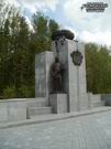 (увеличить фото) Мост Героев. Одна из скульптур символизирующих историю Вооружённых сил России
