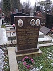 (увеличить фото) г. Москва, Хованское (Центральное) кладбище (уч. № 1). Надгробие на могилах М.М. Повало-Швейковского и членов его семьи (декабрь 2019 года)