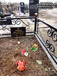 (увеличить фото) г. Москва, Митинское кладбище (уч. № 46). Место захоронения урны с прахом Д.И. Гридунова (вид 2, автор фотографии - Александр Песляк, апрель 2017 года)