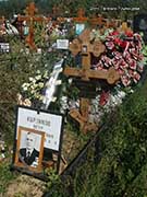 (увеличить фото) г. Москва, Троекуровское кладбище (уч. № 25а). Могила П.А. Корзинова (общий вид захоронения, август 2016 года)