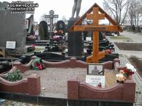 (увеличить фото) г. Москва, Троекуровское кладбище (уч. № 10-вк). Могила А.В. Усенкова до установки надгробия (апрель 2016 года)